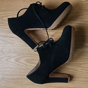 TALBOTS ankle booties